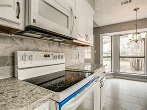 2433  Hallmark Street , Grand Prairie Texas 75052