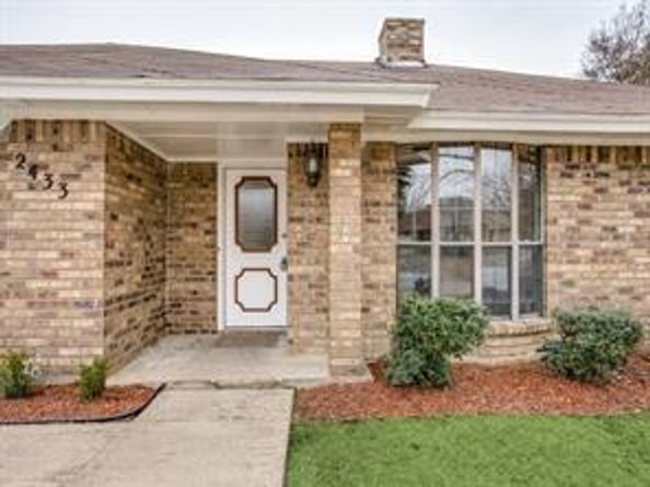 2433  Hallmark Street , Grand Prairie Texas 75052