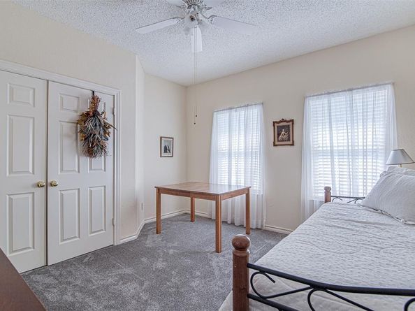 2703  Kingswood Court , Arlington Texas 76001