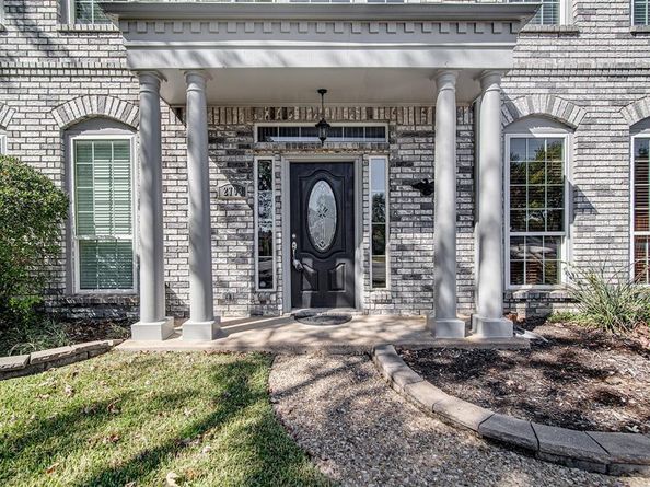 2703  Kingswood Court , Arlington Texas 76001