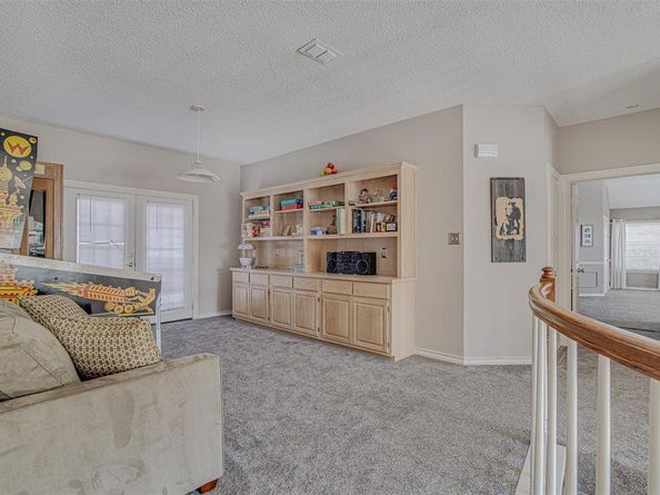 2703  Kingswood Court , Arlington Texas 76001