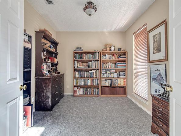 2703  Kingswood Court , Arlington Texas 76001