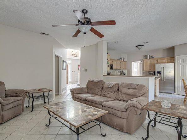 2703  Kingswood Court , Arlington Texas 76001