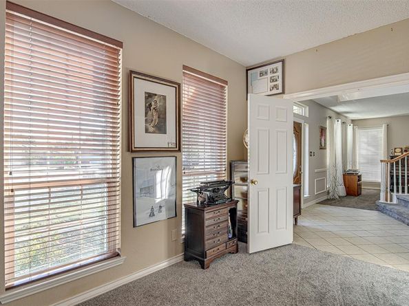 2703  Kingswood Court , Arlington Texas 76001