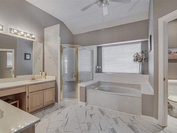 2703  Kingswood Court , Arlington Texas 76001