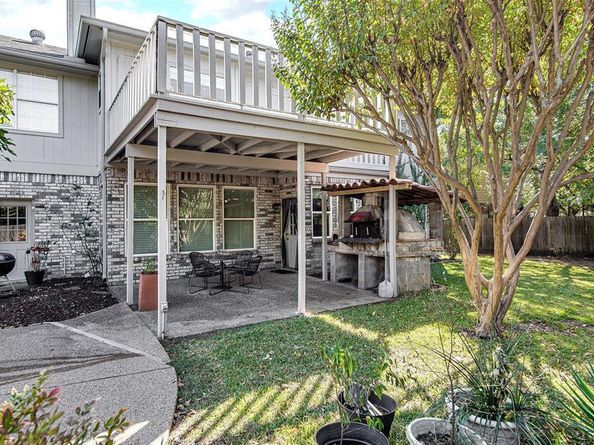 2703  Kingswood Court , Arlington Texas 76001