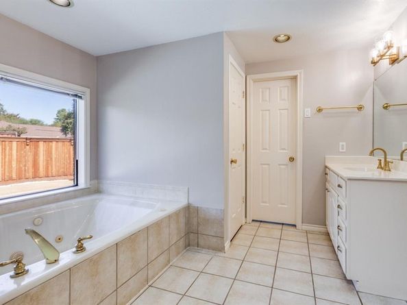 10127  Chisholm Trail , Dallas Texas 75243