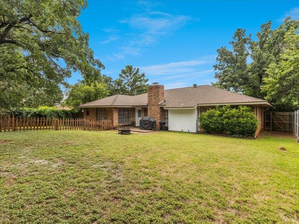 5711  Tumbleweed Court , Arlington Texas 76017