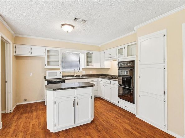5711  Tumbleweed Court , Arlington Texas 76017
