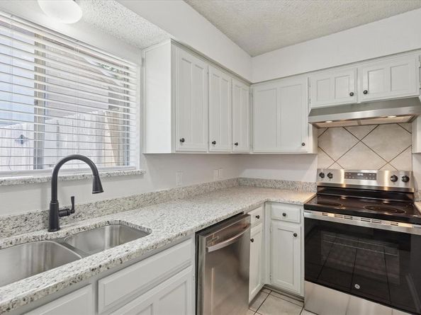 2106  Valleywood Drive , Arlington Texas 76013