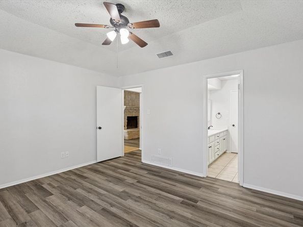 2106  Valleywood Drive , Arlington Texas 76013