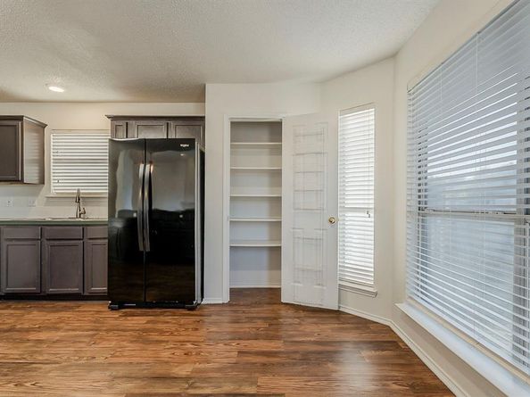 1601  Mcgarry Lane , Mansfield Texas 76063