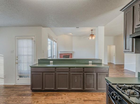 1601  Mcgarry Lane , Mansfield Texas 76063