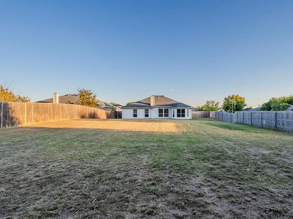 1601  Mcgarry Lane , Mansfield Texas 76063