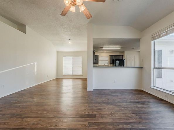 1601  Mcgarry Lane , Mansfield Texas 76063