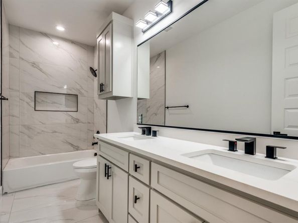 1700  Carriage Creek Drive , DeSoto Texas 75115