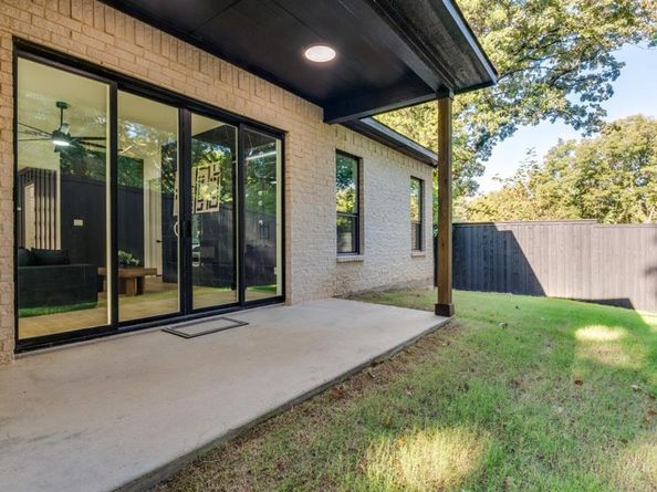 1700  Carriage Creek Drive , DeSoto Texas 75115