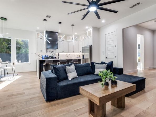 1700  Carriage Creek Drive , DeSoto Texas 75115