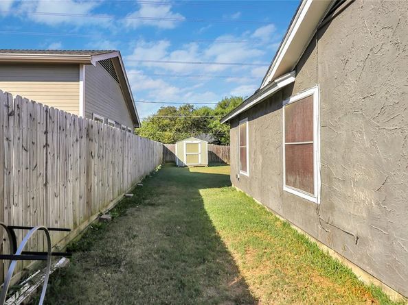 5400  Creek Valley Drive , Arlington Texas 76018