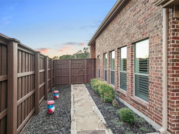 1800  Lancaster Gate  , Allen Texas 75013