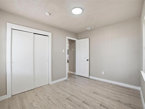 1012 W Grubb Drive , Mesquite Texas 75149