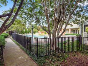 6220  Bentwood Trail  205, Dallas Texas 75252