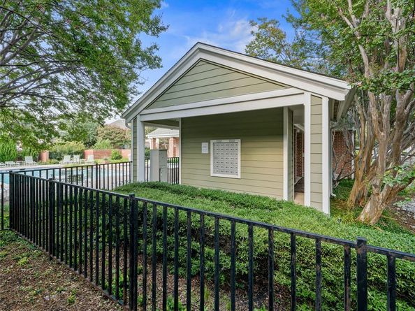 6220  Bentwood Trail  205, Dallas Texas 75252