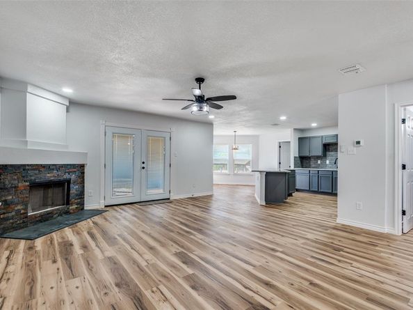 6524  Willow Oak Court , Fort Worth Texas 76112