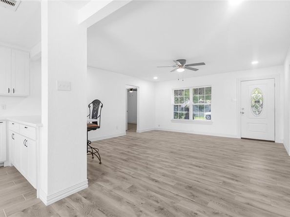 10124  Shayna Drive , Dallas Texas 75217