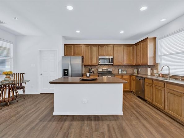 1117  Grey Fox Drive , Savannah Texas 76227