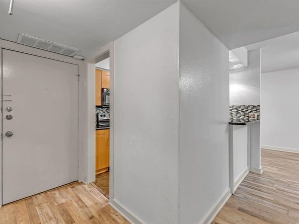 4837  Cedar Springs Road  215, Dallas Texas 75219