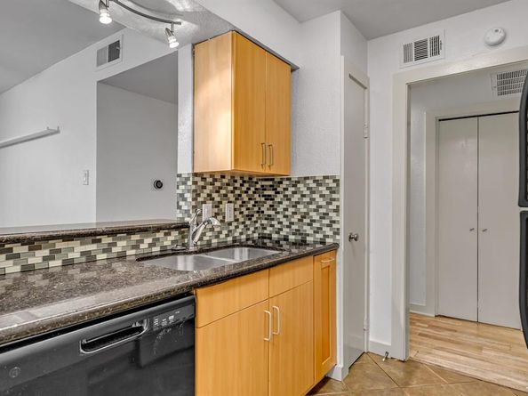 4837  Cedar Springs Road  215, Dallas Texas 75219