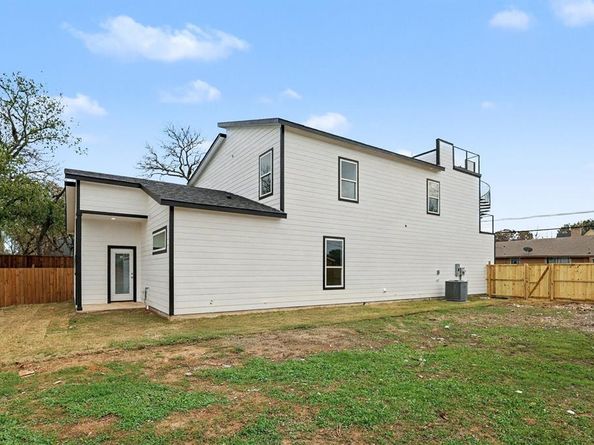 903  18th Street , Dallas Texas 75216