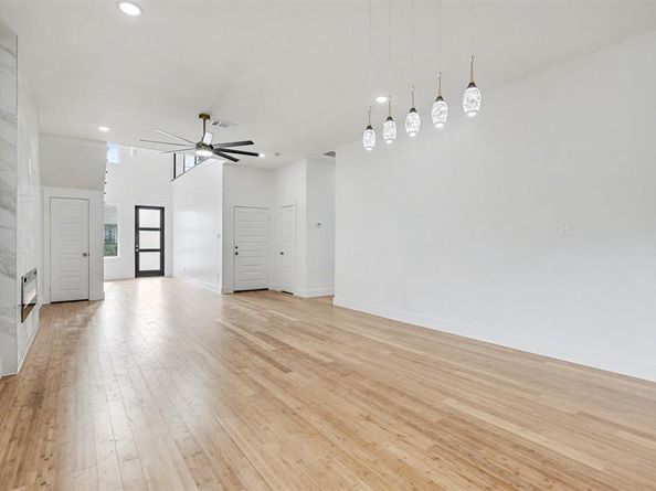 903  18th Street , Dallas Texas 75216