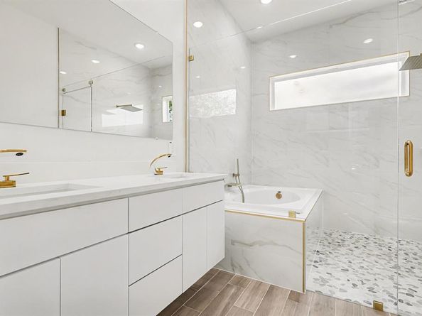 903  18th Street , Dallas Texas 75216