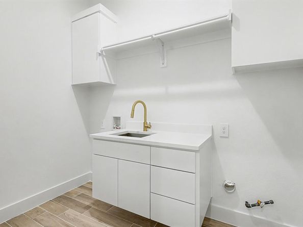 903  18th Street , Dallas Texas 75216