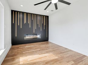 903  18th Street , Dallas Texas 75216