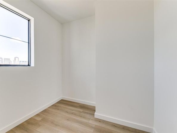 1767  Novela Way , Dallas Texas 75215