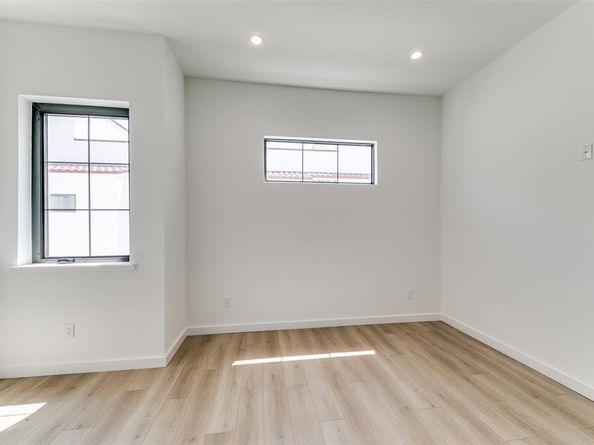 1767  Novela Way , Dallas Texas 75215