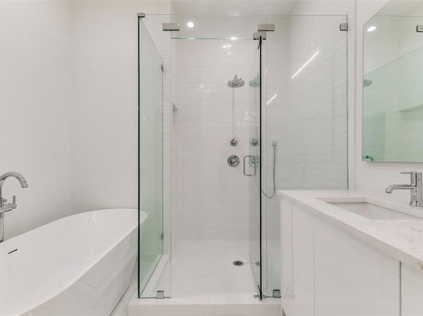 1767  Novela Way , Dallas Texas 75215