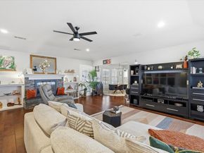 110 E 7th Street , Irving Texas 75060