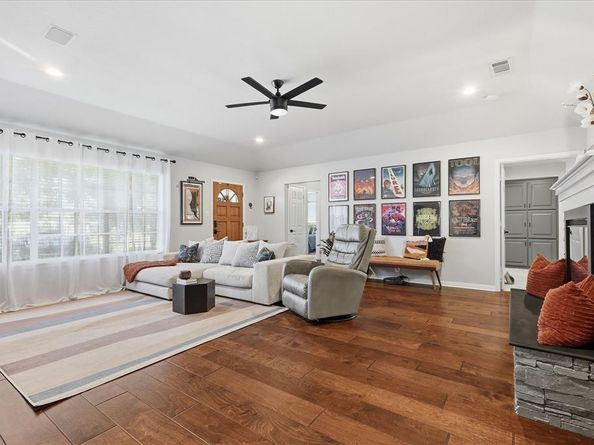 110 E 7th Street , Irving Texas 75060