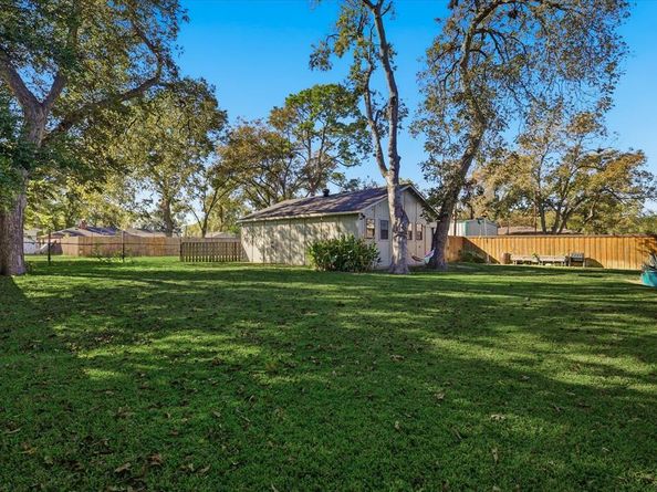 110 E 7th Street , Irving Texas 75060