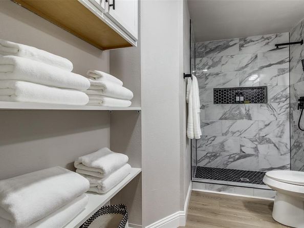 8829  Clearwater Drive , Dallas Texas 75243