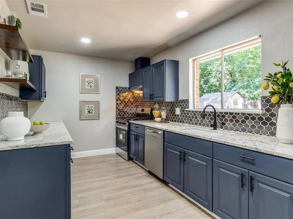 8829  Clearwater Drive , Dallas Texas 75243