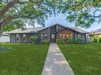 814  Hillsdale Drive 