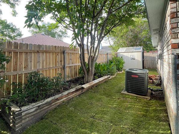 416  Birchwood Lane , Fort Worth Texas 76108