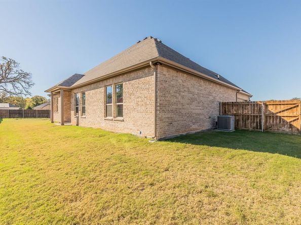 1600  Sea Breeze Court , Azle Texas 76020