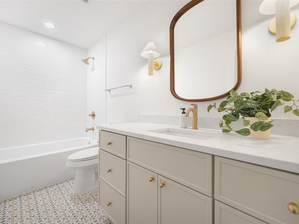 9747  Parkford Drive , Dallas Texas 75238