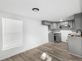 811 N Crawford Street , Dallas Texas 75203